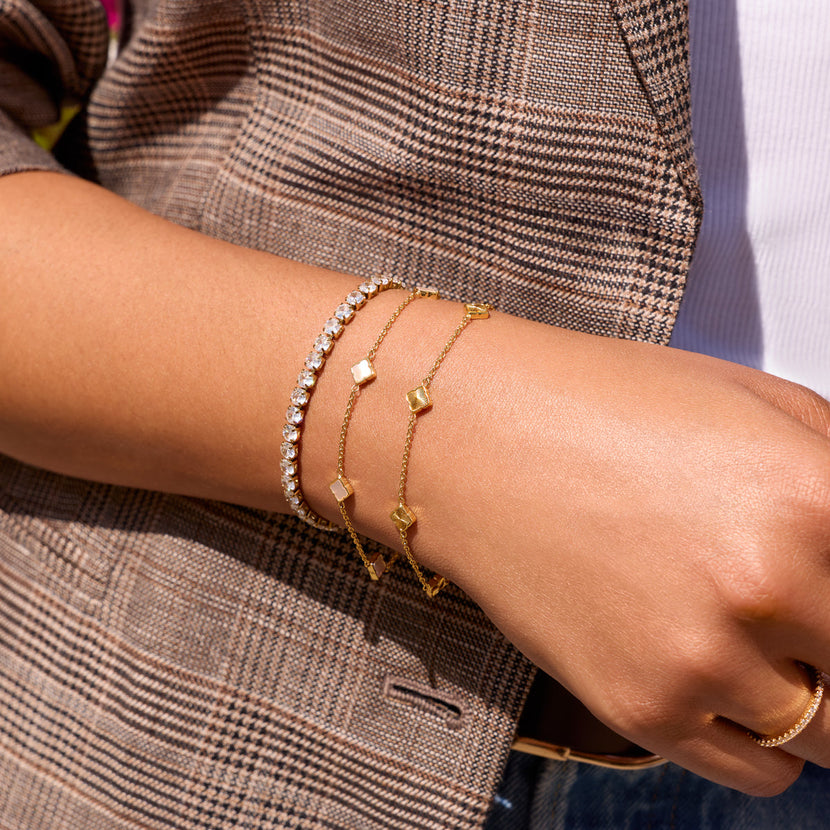 Fine Mini Fluted Multi Clover Bracelet (Gold)