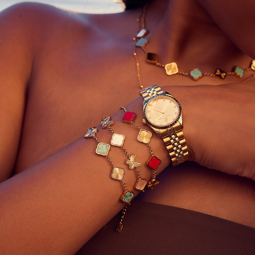 Red & Fluted Clover Bracelet (Gold)