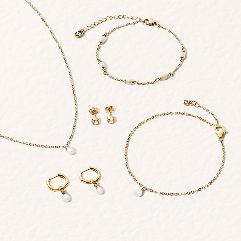 Fine Organic Pearl Necklace Bridesmaid Gift Set (Gold)