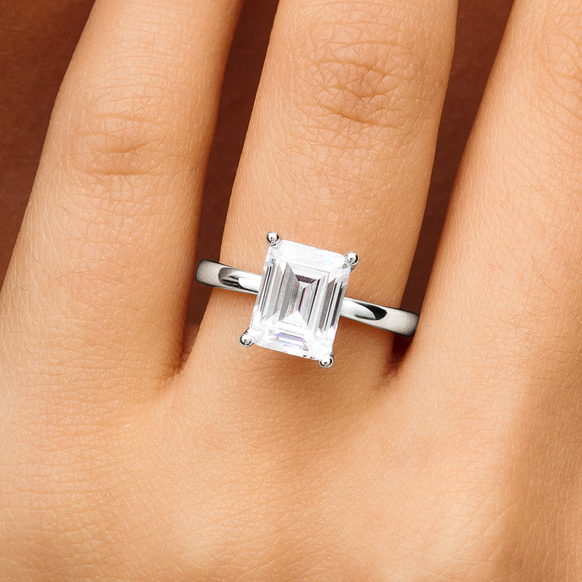 Emerald Cut Solitaire Ring 2ct (Silver)
