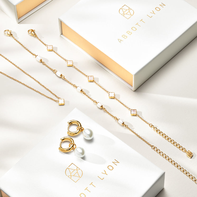 Mini Multi Pearl Clover Bracelet (Gold)