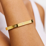 Statement Crystal Heart Bangle (Gold)