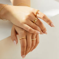 Fine Script Name Ring (Gold)