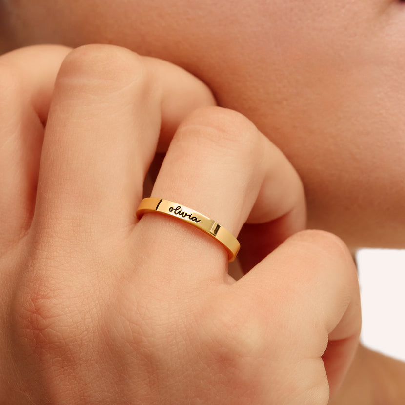 Fine Script Name Ring (Gold)
