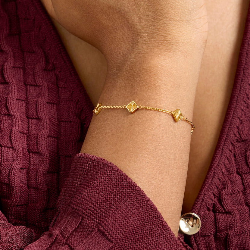 Fine Mini Fluted Multi Clover Bracelet (Gold)