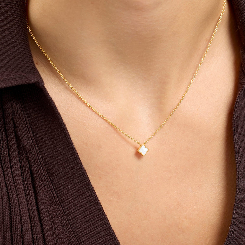 Fine Mini Pearl Clover Necklace (Gold)