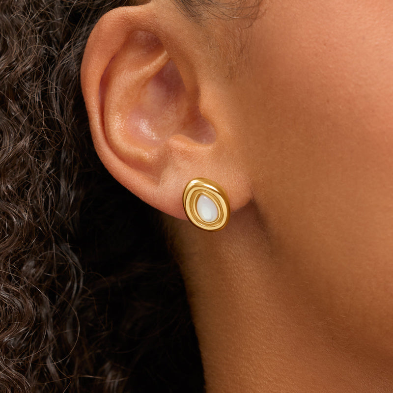 Pearl Molten Stud Earrings (Gold)