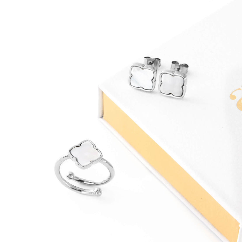 Pearl Clover Ring (Silver)