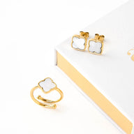 Pearl Clover Stud Earrings (Gold)