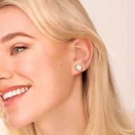 Pearl Clover Stud Earrings (Gold)