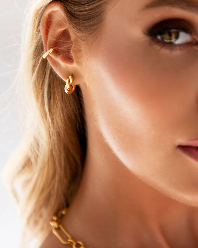 Twisted Huggie Hoop Earrings (Gold)